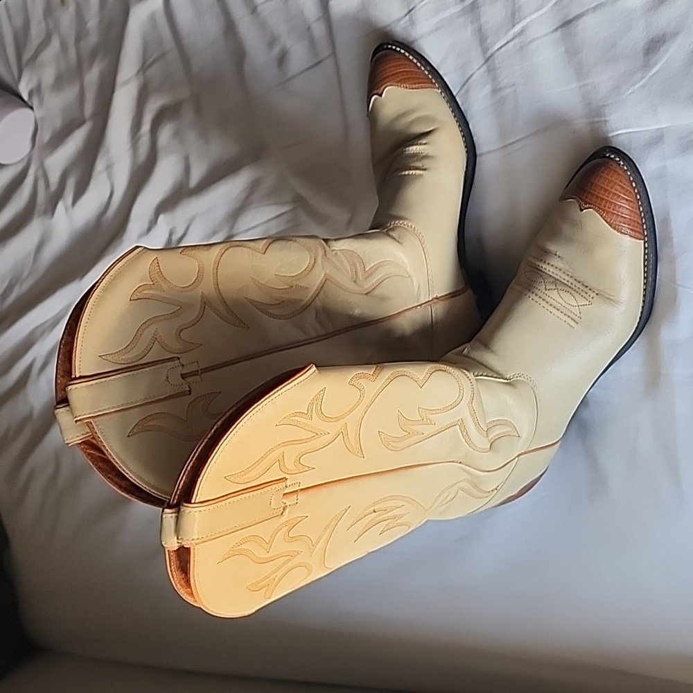Women cawboy boots
